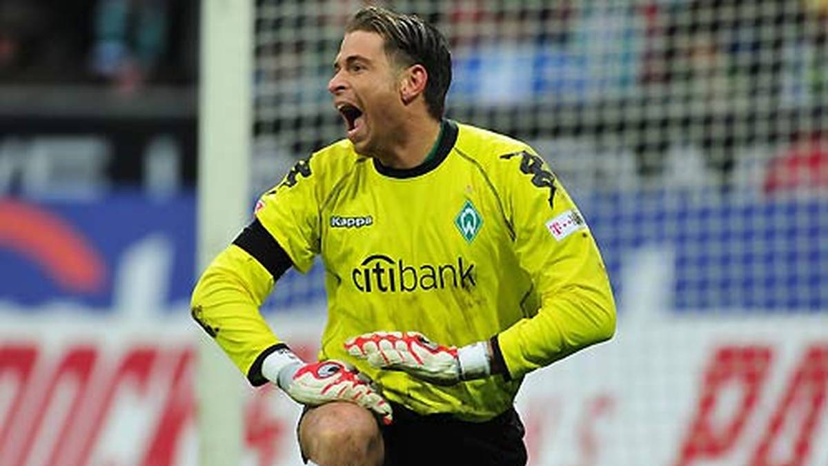 Auch gravierende Böcke von Tim Wiese sind noch in bester Erinnerung. Bremens Ex-Torhüter macht gegen Juventus Turin keine gute Figur