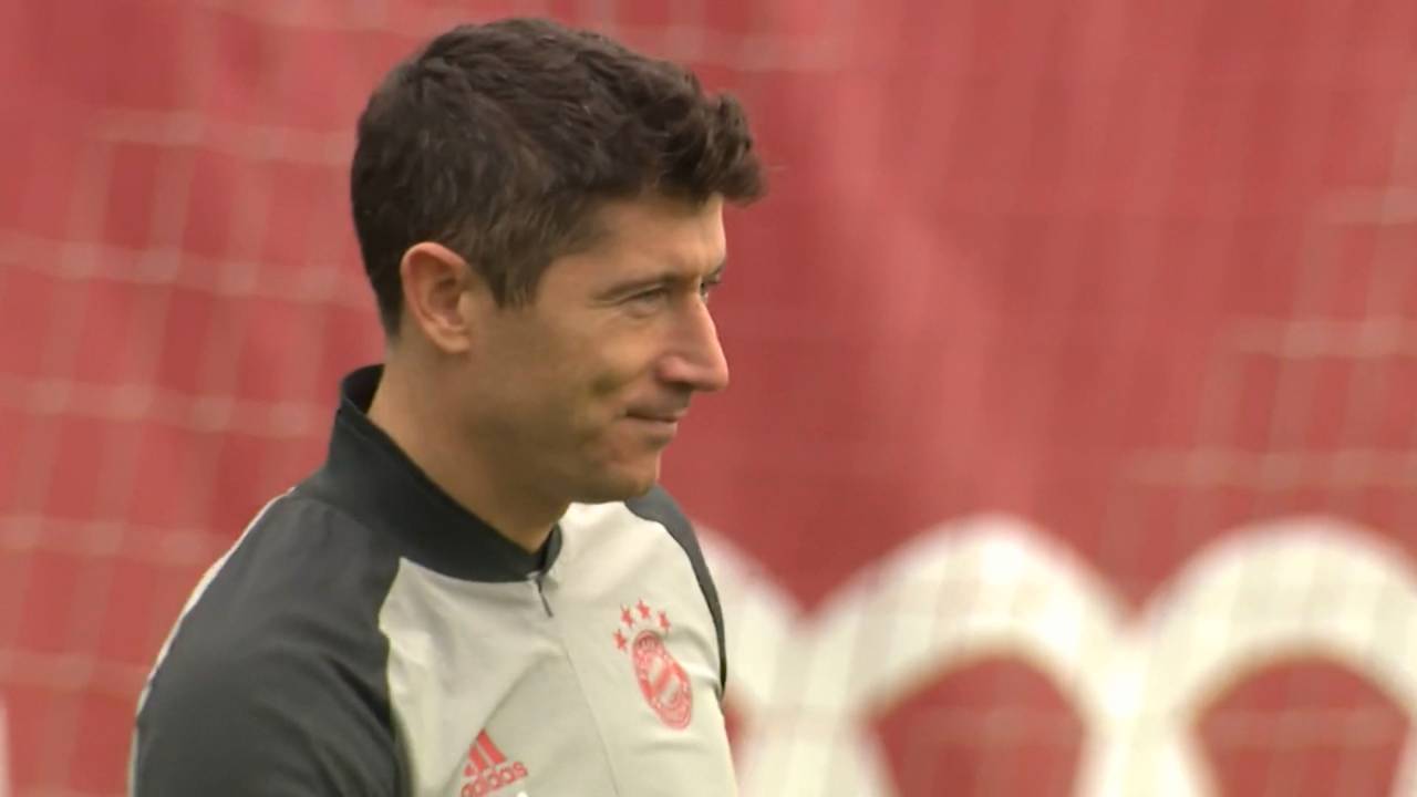 Newsflash: Robert Lewandowski vom FC Bayern ist begeistert von Alphonso Davies