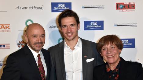 Skistar Felix Neureuther mit seinen ebenfalls erfolgreichen Eltern