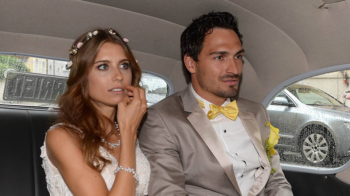 Am Montag gaben sich Cathy Fischer und Mats Hummels in München das Ja-Wort. Der schönste Tag im Leben begann mit einem Knall