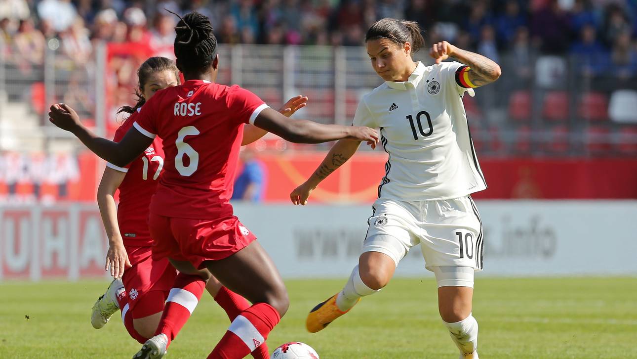 Größte Frauenfußball-EM startet