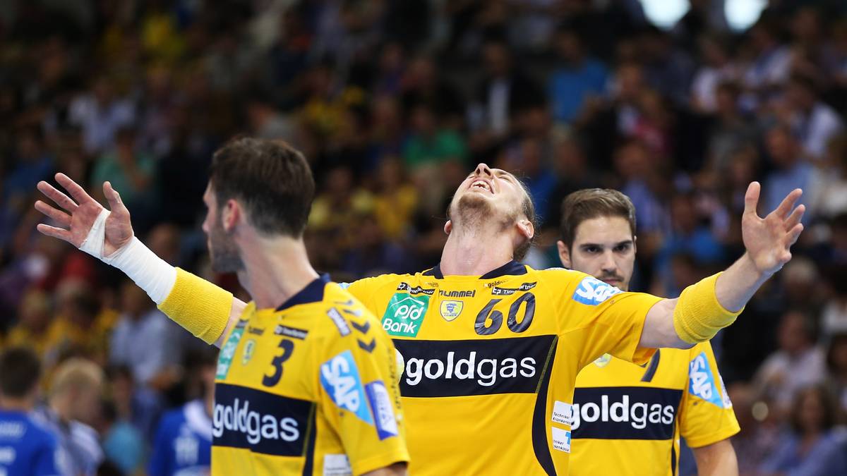 RHEIN-NECKAR LÖWEN 2014: Mit sieben Toren Vorsprung vor dem punktgleichen THW Kiel gehen die Löwen in der Saison 2013/14 in den letzten Spieltag. Die Mannheimer erledigen ihre Aufgabe souverän und bezwingen Gummersbach mit 40:35 - der Titel?