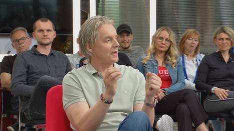 Oliver Kahn steht beim FC Bayern in der Kritik. Auch die Runde im STAHLWERK Doppelpass diskutiert über die Position des Bayern Bosses.