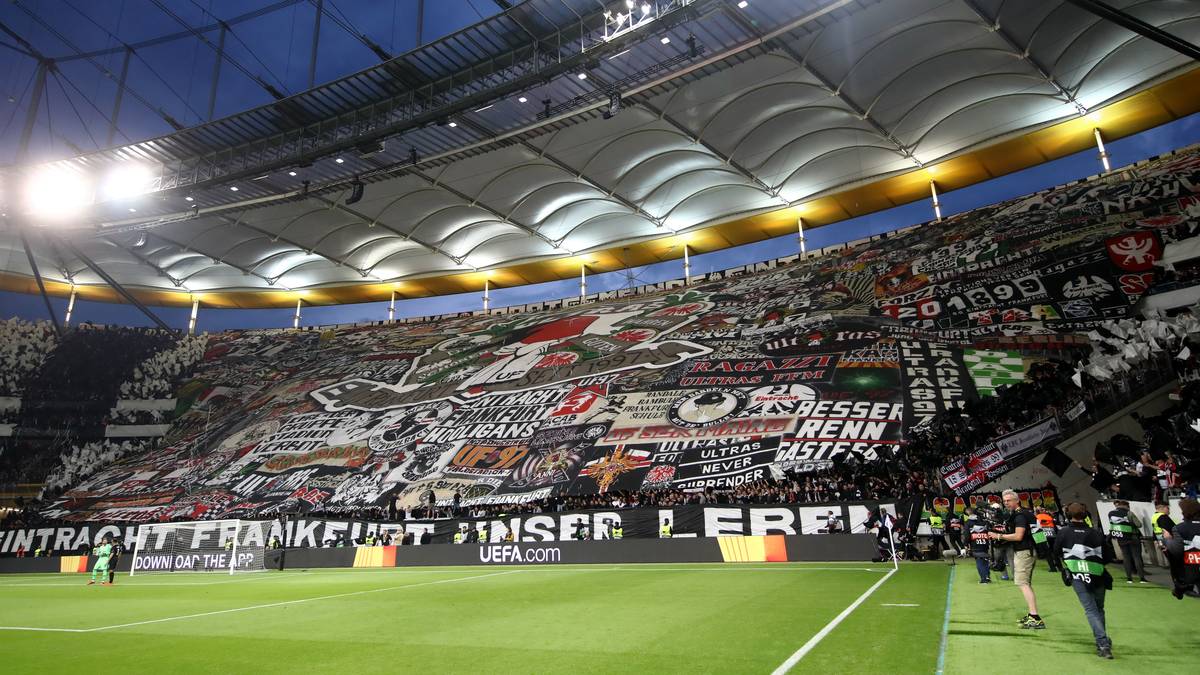 Bei solchen Bildern und so einer Untersützung kann man aus Auswärtsmannschaft einfach nur neidisch werden