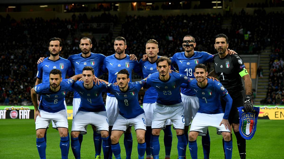 "El Mundo Deportivo" (Spanien): "Es war eine der dunkelsten Nächte in der Geschichte des italienischen Fußballs. Ein dramatisches Ende im 175. Länderspiel von Gianluigi Buffon. CIAO ITALIA!"