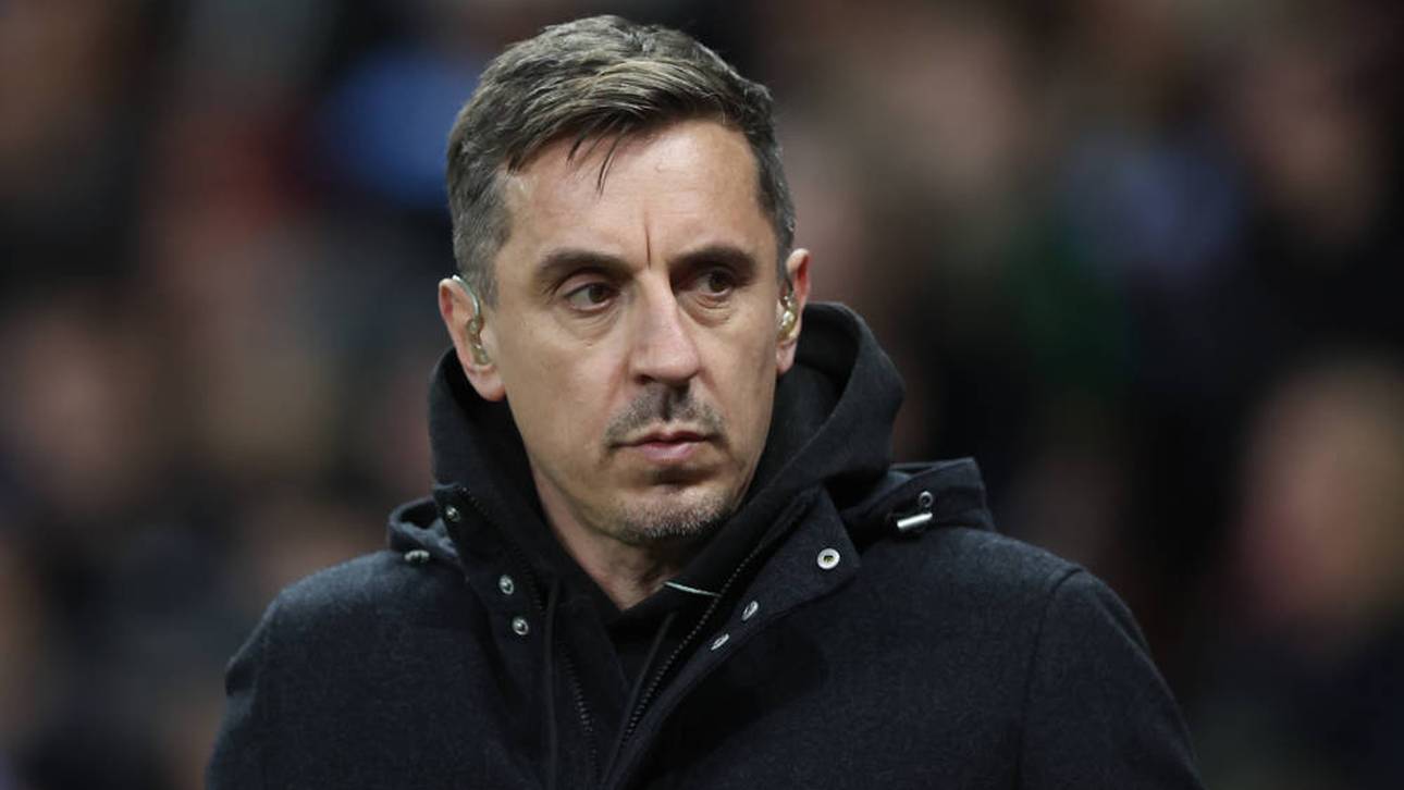 Neville-Zoff mit Ex-Profi