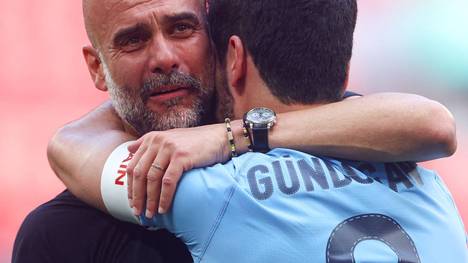 Pep Guardiola kämpfte mit den Tränen, als er seinen Abschied von Manchester City bekanntgab. In einer emotionalen Botschaft bedankte sich der Spanier bei Fans, Spielern und der Stadt Manchester. 