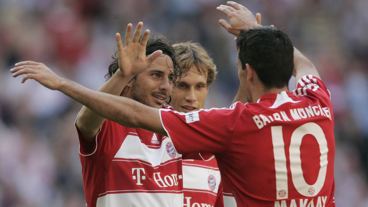 Nach acht Jahren in der Bundesliga, sechs davon bei den Bayern, lehnt er 2007 ein Angebot zur Vertragsverlängerung ab und wagt den Schritt nach England