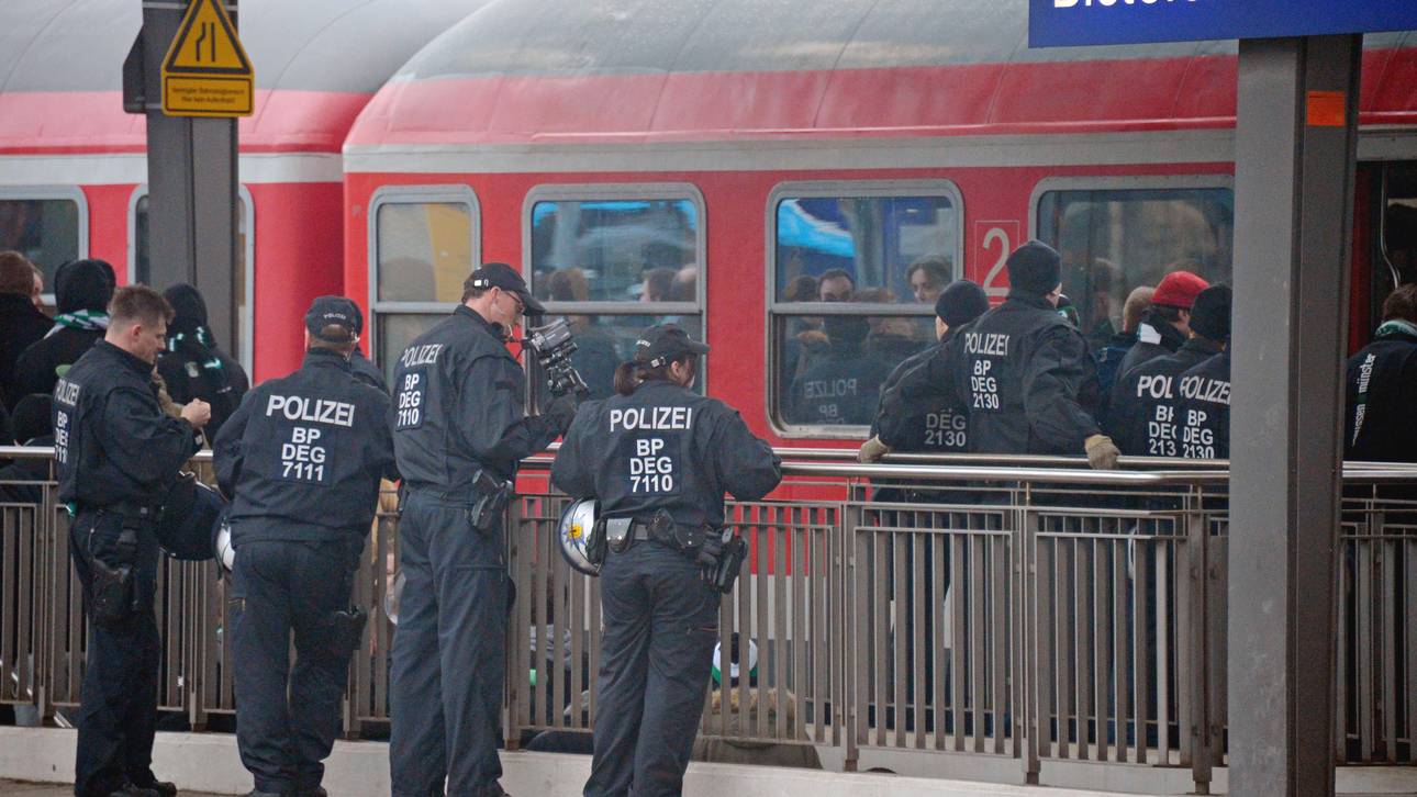Bahn: Zugverbote für Hooligans