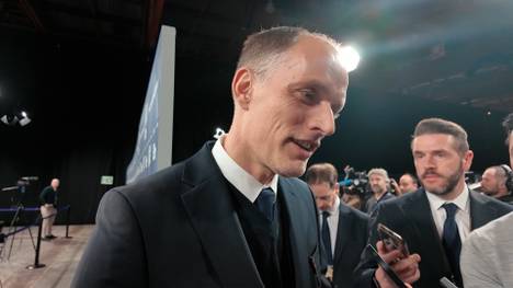 Thomas Tuchel hat seinen Vertrag bei der englischen Nationalmannschaft vorzeitig verlängert. Im Interview erklärt er, wieso ihm der Job bei den Three Lions so viel Spaß macht und äußert sich klar zu seiner Zukunft im Vereinsfußball.