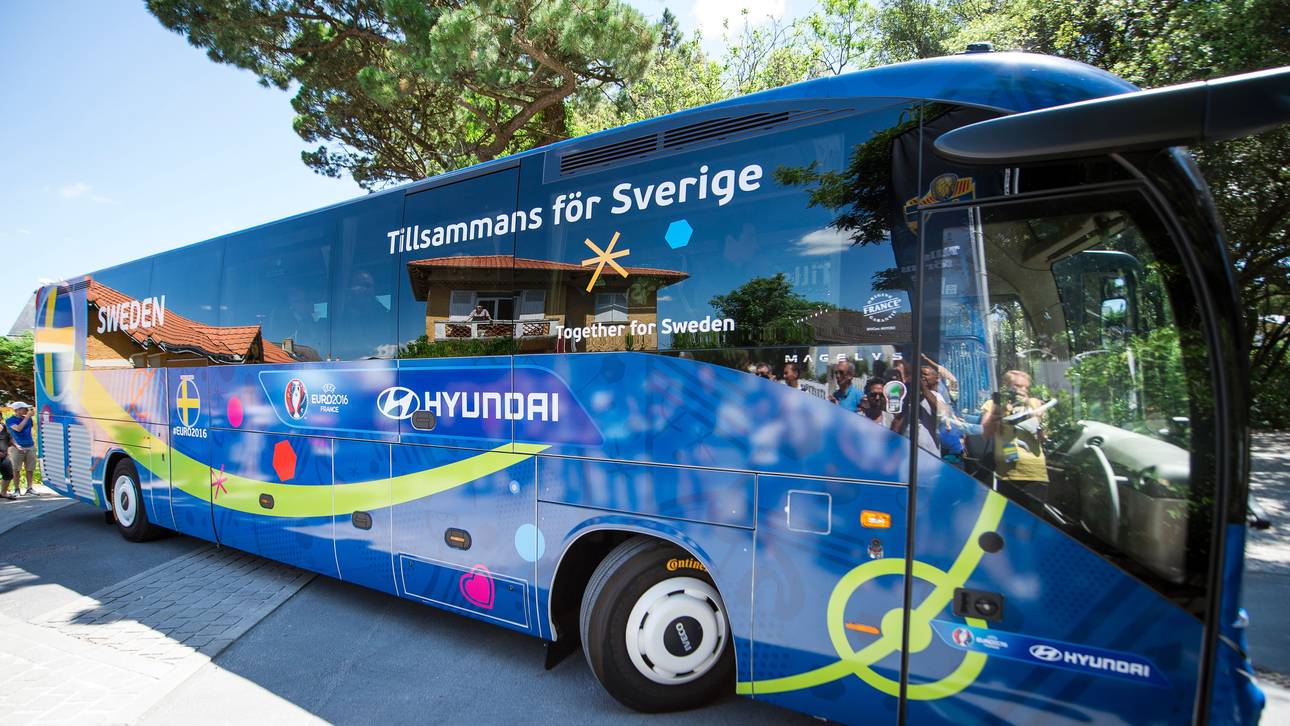 Schwedens Bus geht in Flammen auf