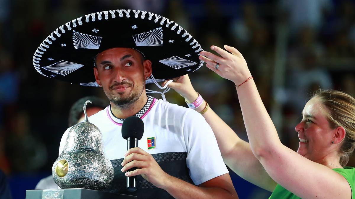 ACAPULCO, 2019: Im Frühjahr macht Kyrgios beim Turnier in Acapulco wieder sportlich auf sich aufmerksam. Im Finale besiegt er seinen Kumpel Alexander Zverev 6:3, 6:4 und sichert sich damit seinen fünften Karrieretitel