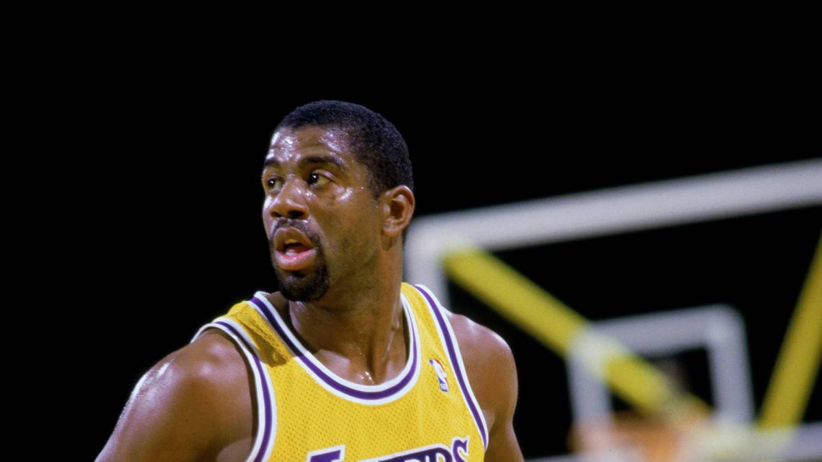 PLATZ 7 - EARVIN "MAGIC" JOHNSON (25,7 PER): Die Legende der Los Angeles Lakers kam im "Sophomore"-Jahr auf 21,6 Punkte, 8,6 Rebounds und 8,6 Assists in 37 Einsätzen, da er einen Großteil der Saison wegen eines Meniskusrisses verpasste. Fünf Titel, drei MVP-Awards und neun Mal im First Team All-NBA - Johnson legte eine Wahnsinns-Karriere hin 