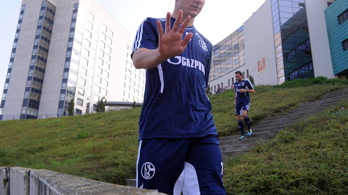 ALEXANDER BAUMJOHANN (am 3.1. 2010): Weil er beim Rekordmeister keine Chance auf einen Stammplatz hat, macht sich der Mittelfeldspieler auf nach Schalke. Doch auch hier schafft "Baumi" nicht den erhofften Durchbruch. Heute verdient er sein Geld beim Sydney FC in Australien