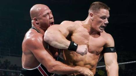 John Cena (r.) und Kurt Angle waren schon zwischen 2002 und 2006 Rivalen bei WWE