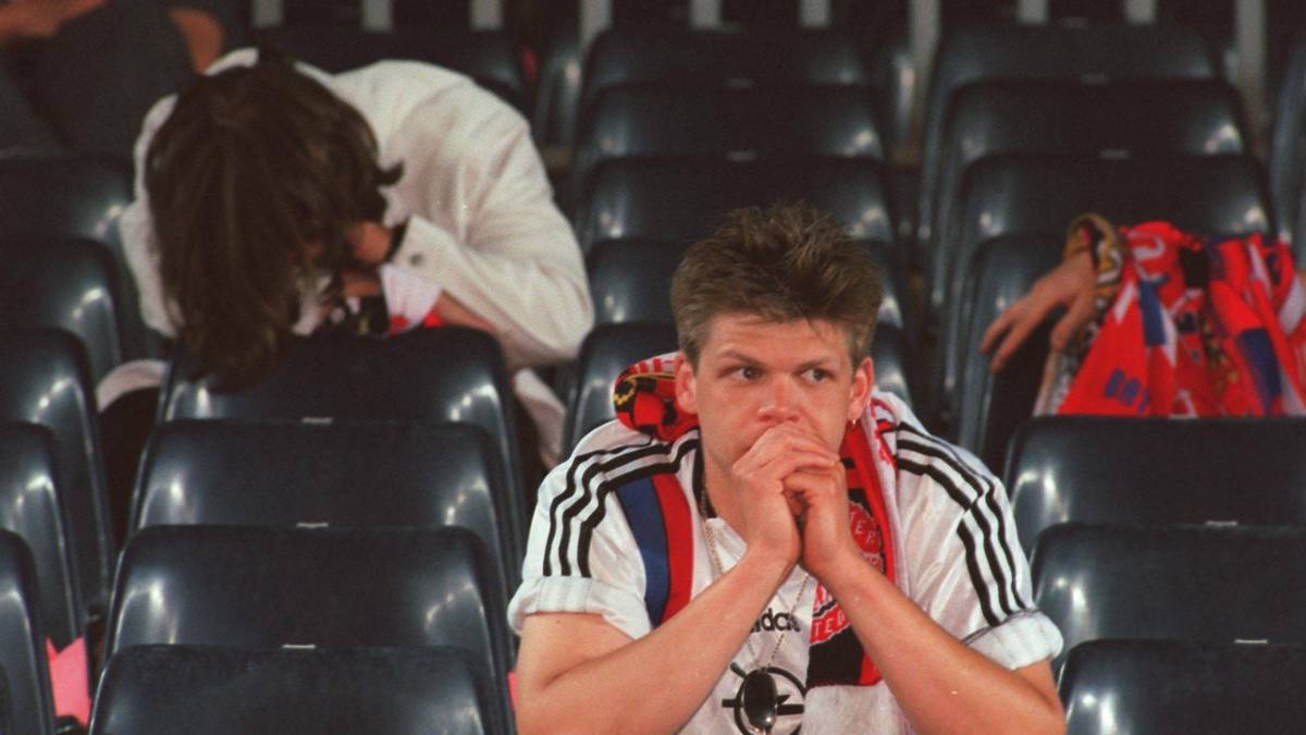 MANCHESTER UNITED 1999: Was für die Red Devils die Erfüllung aller Träume war, ist für alle Fans des FC Bayern auch 20 Jahre danach noch immer eine offene Wunde. Bayern lag im Champions-League-Finale nach 90 Minuten 1:0 vorn, ehe United den Spieß in der Nachspielzeit umdrehte