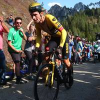 Primoz Roglic steht kurz vor seinem ersten Gesamtsieg beim Giro d‘Italia. Auch ein Defekt kann den Slowenen nicht stoppen.