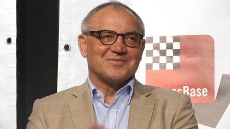 Trainer-Routinier Felix Magath äußert sich zum Fall Max Eberl bei Borussia Mönchengladbach - und offenbart eigene psychische Probleme während seiner Karriere.