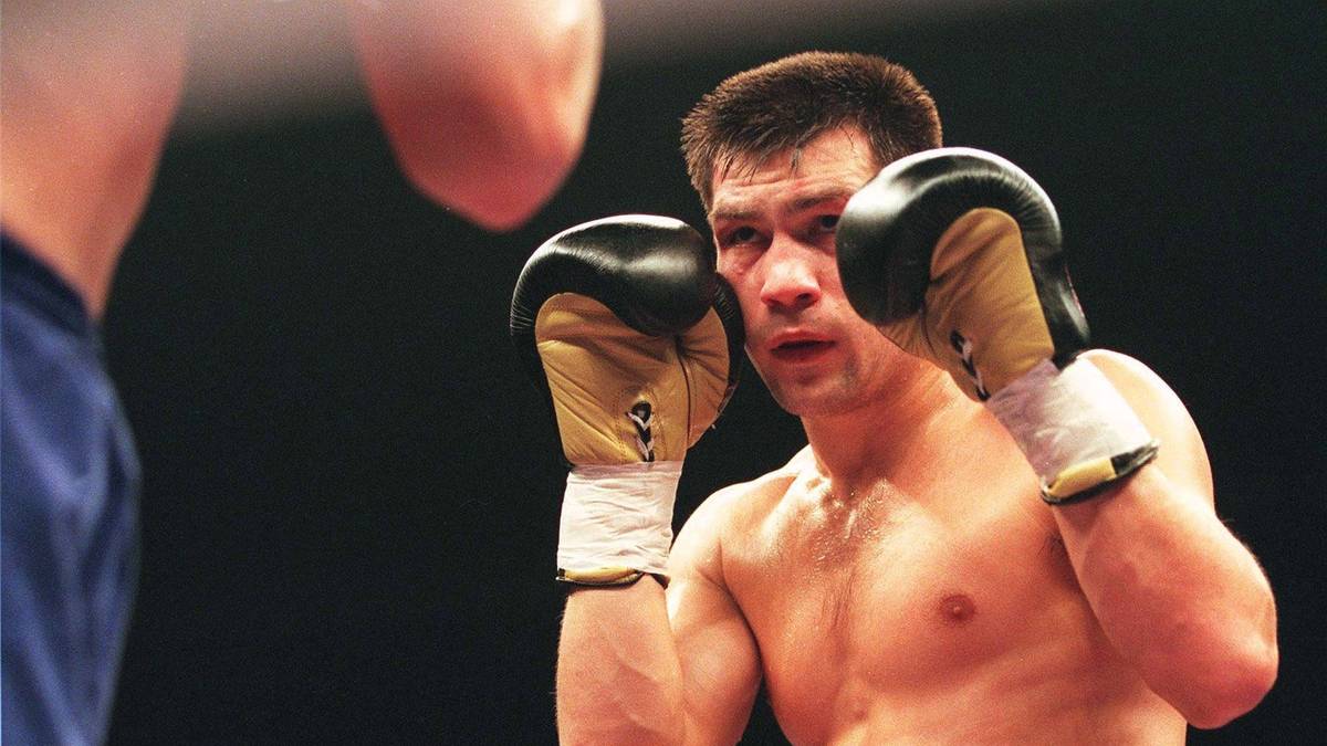 Sein offensiver Kampfstil bringt Michalczewski den Spitznamen "Tiger" ein. 48 seiner 50 Profi-Kämpfe entscheidet er für sich, dennoch muss er sich stets vorwerfen lassen, Roy Jones jr. vermieden zu haben