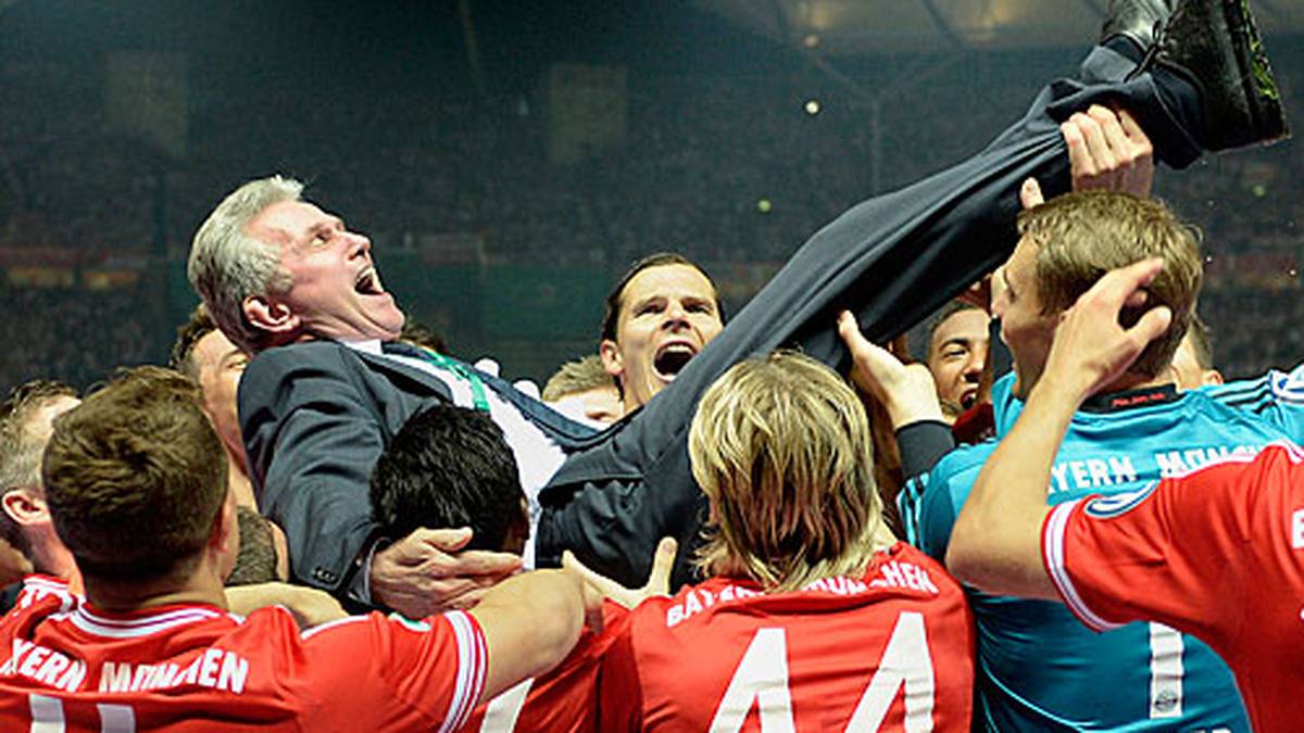 Der FCB muss trotz 3:0-Führung am Ende noch zittern, rettet gerade so ein 3:2 ins Ziel und macht das historische Triple perfekt. Es ist das letzte Spiel unter Erfolgstrainer Jupp Heynckes