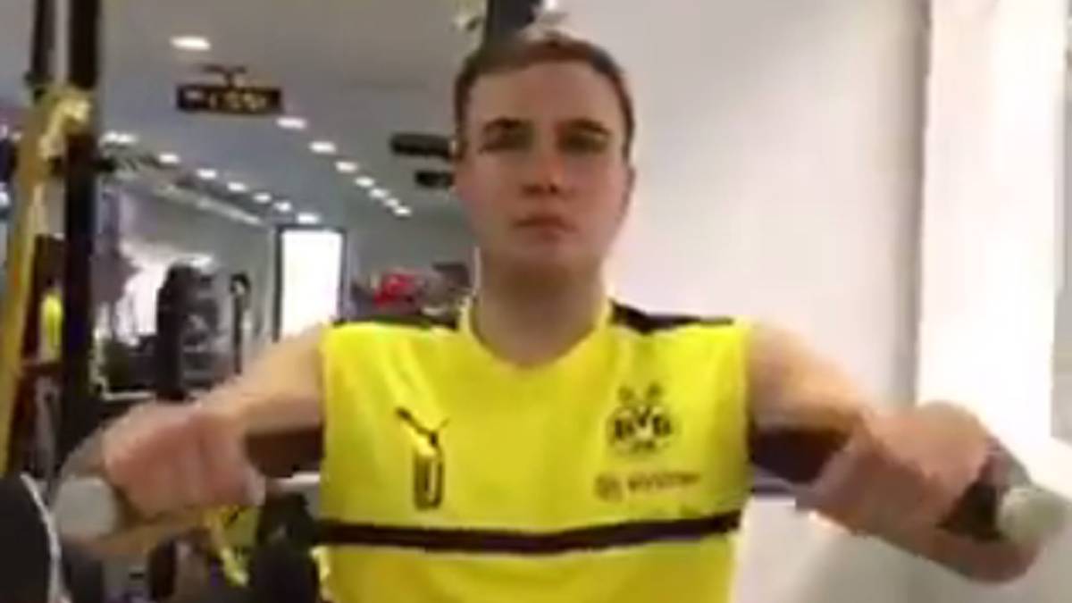 MARIO GÖTZE: Nicht nur weil er im letzten Test gegen Bergamo die Kapitänsbinde tragen durfte - Götze ist einer der Gewinner der BVB-Vorbereitung. Er nimmt nach seiner Stoffwechselerkrankung immer mehr Fahrt auf, wirkt austrainiert, belastbar und spielfreudig. "Es macht einfach Spaß, ihm bei der Arbeit zuzusehen", sagt Trainer Bosz