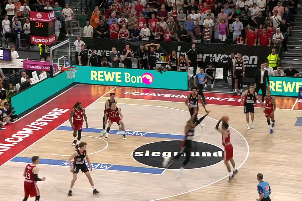 Der FC Bayern Basketball verspielt im BBL-Finale in eigener Halle in der Schlussphase eine klare Führung und verliert Spiel 3. Bei Ratiopharm Ulm dreht Justinian Jessup mächtig auf - und beschert seinem Team einen Matchball vor heimischer Kulisse.