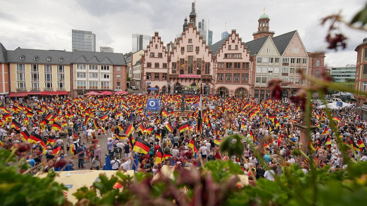 So lief der Empfang der EM-Heldinnen