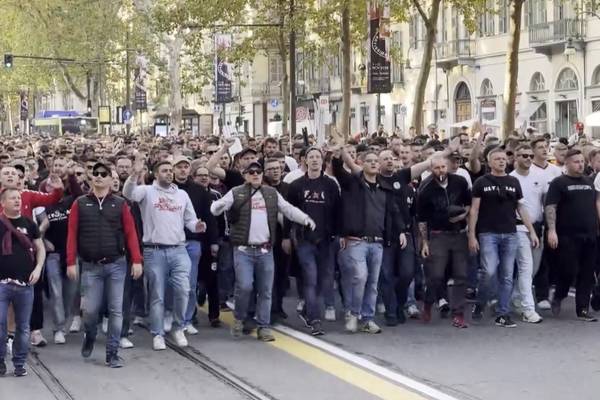 Große Party in Turin! VfB-Fans mit Mega-Fanmarsch