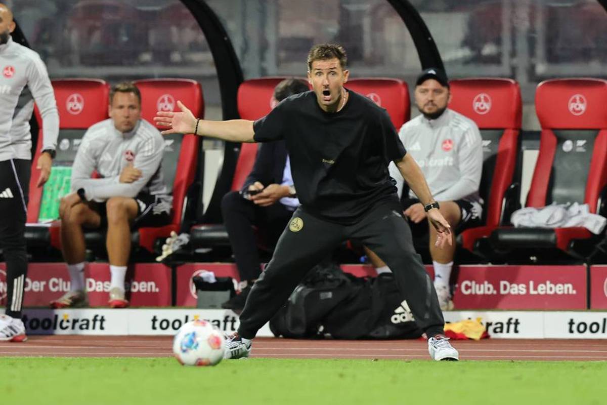 VAR rettet Club! Klose gleich dreimal im Glück