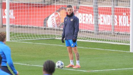 Bayer-Trainer Kasper Hjulmand erwartet im Duell mit dem VfB Stuttgart ein echtes Topspiel. Die guten Nachrichten für Bayer: Alejandro Grimaldo steht nach überstandenen muskulären Problemen wieder zur Verfügung.