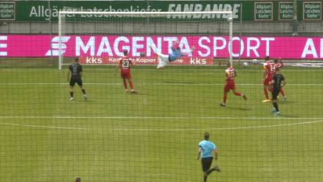 1. FC Kaiserslautern gegen Eintracht Braunschweig endet torlos. Ein Aluminiumtreffer verwehrt den Gästen den Sieg.