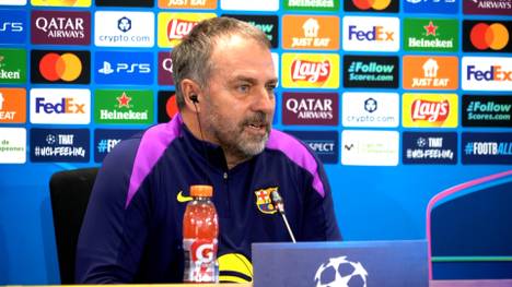 Auf der Pressekonferenz vor dem Spiel gegen die Eintracht wird Hansi Flick gefragt, ob er Kontakt zu Bundestrainer Julian Nagelsmann hat wegen Marc-André ter Stegen? Der Barca-Trainer blockt das Thema eher ab. 