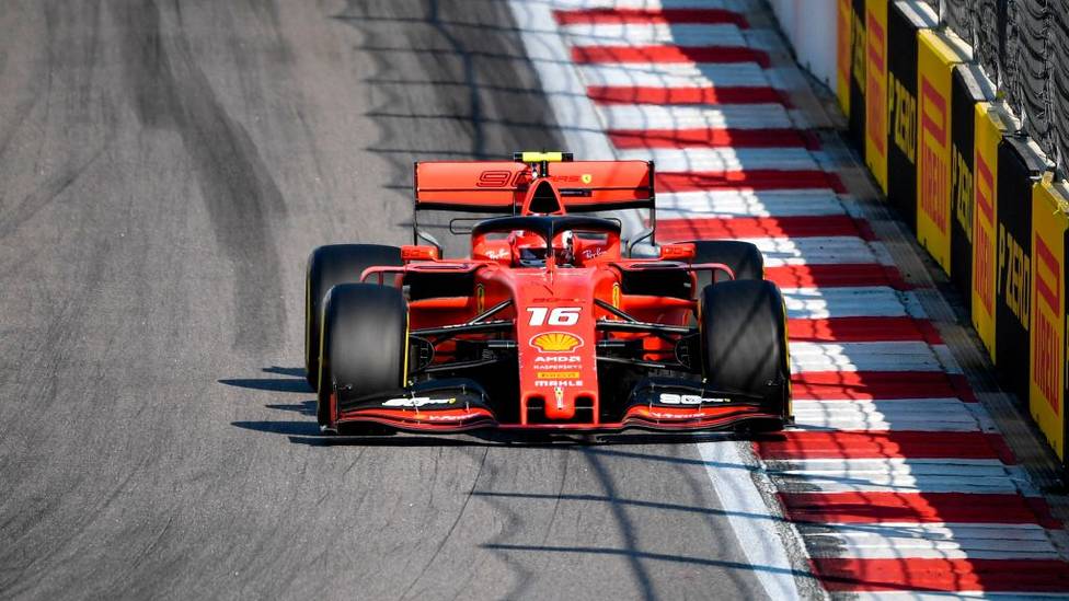 Ferrari-Pilot Charles Leclerc geht in Sotschi als Topfavorit ins Rennen