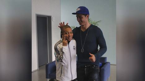 Kylian Mbappé hat fast schon alles gewonnen - bis auf die Champions League. Mit seinem Wechsel von PSG zu Real Madrid kommt Mbappé aber auch diesem Titel womöglich ein großes Stück näher.