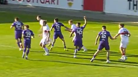 Die Highlights der Partie VfB Stuttgart II - Erzgebirge Aue aus der 3. Liga im Video.