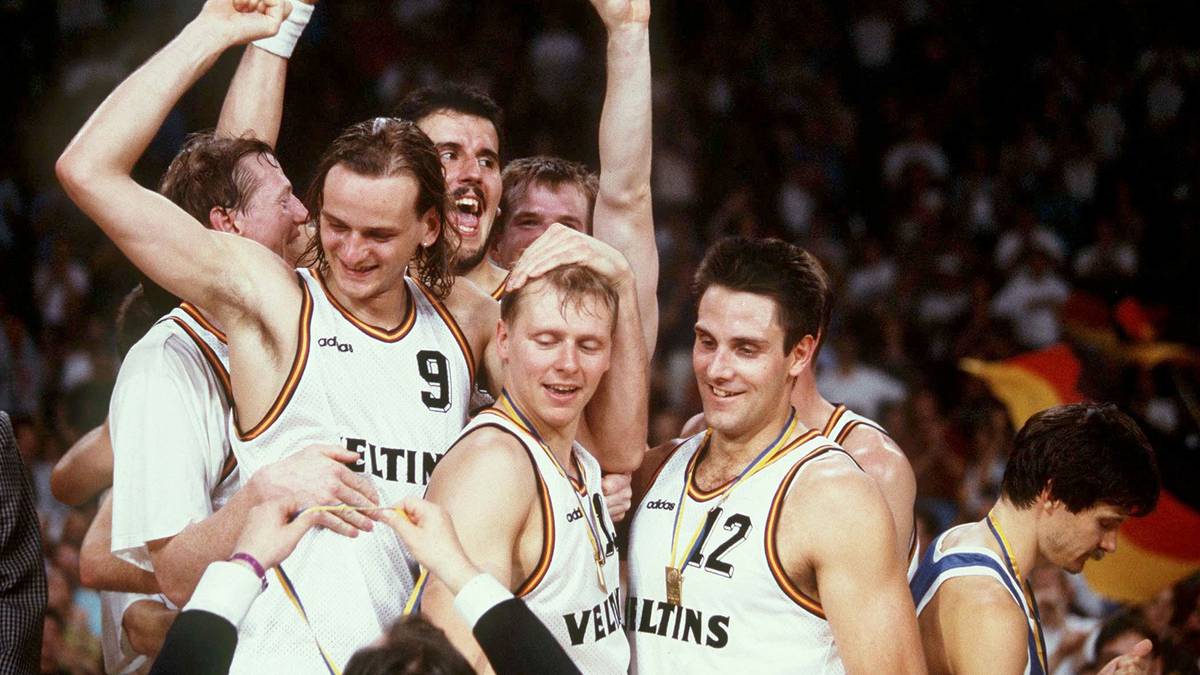 Dann ist Party angesagt. Dieses deutsche Team um Welp, Henning Harnisch, Mike Koch, Henrik Rödl, Gnad oder Kai Nürnberger wird zur Legende