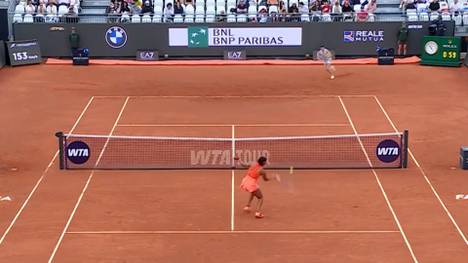 Eva Lys hat beim 1000er-Turnier in Rom knapp einen Überraschungserfolg gegen Naomi Osaka verpasst. Die Deutsche musste sich in der zweiten Runde knapp der viermaligen Grand-Slam-Gewinnerin geschlagen geben.