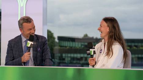 Jon Wertheim im Gespräch mit Barbora Krejcikova nach deren Wimbledon-Sieg