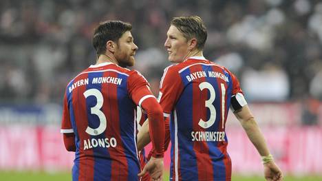 Xabi Alonso (l.) und Bastian Schweinsteiger vom FC Bayern München