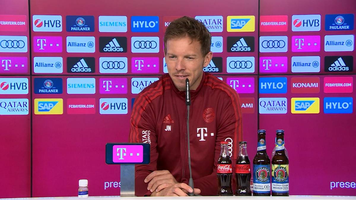 Die Vertragsverlängerung von Serge Gnabry lässt weiter auf sich warten. Julian Nagelsmann wird auf der Pressekonferenz deutlich und schwärmt vom Bayern-Star.
