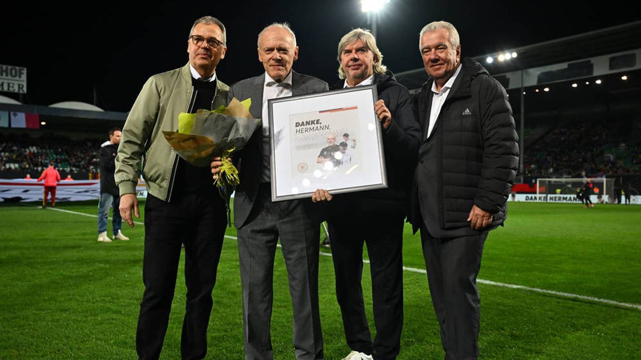 Hermann Gerland wurde vor dem Länderspiel gegen Malta feierlich verabschiedet