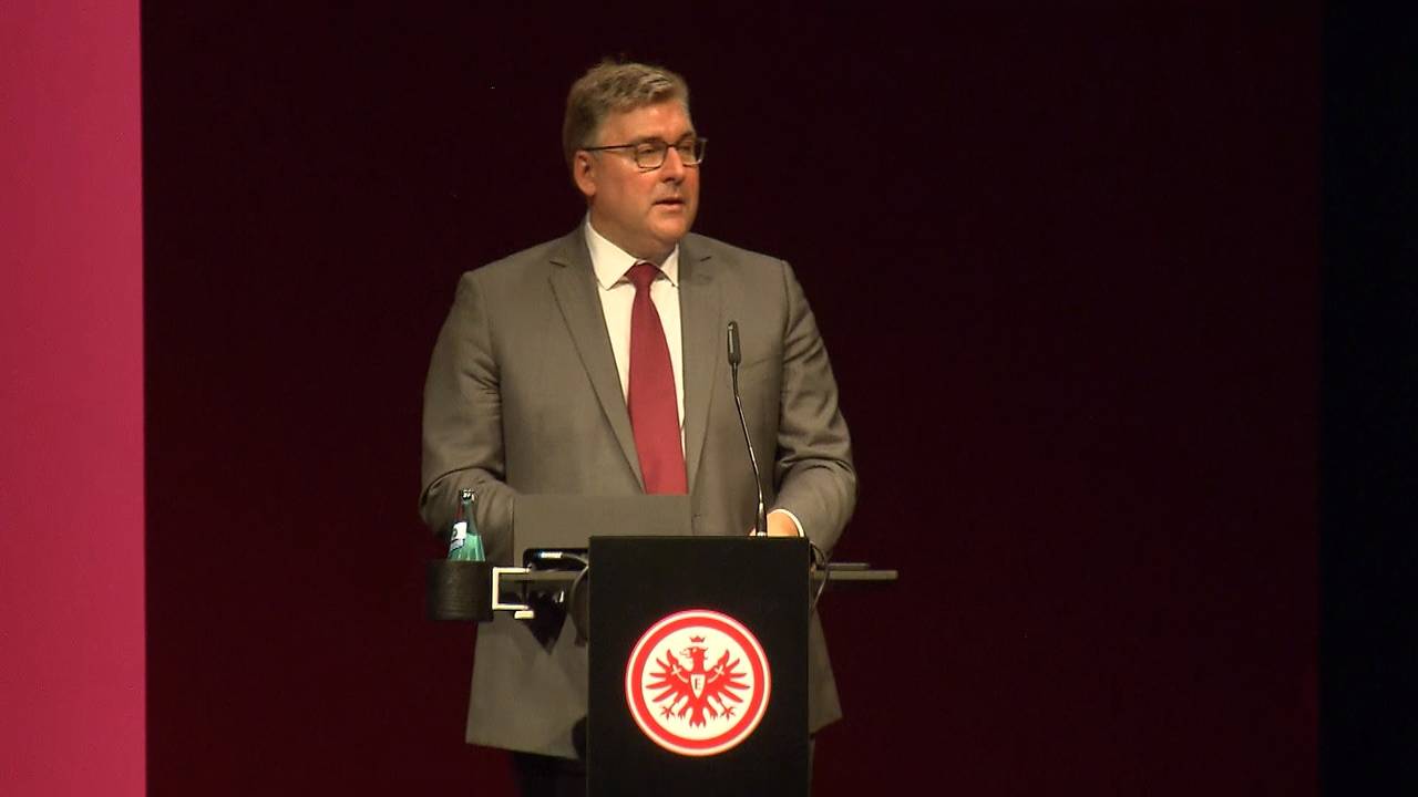 Eintracht-Geschäftsführer Hellmann wird bei Umgang mit Auswärtsfans deutlich