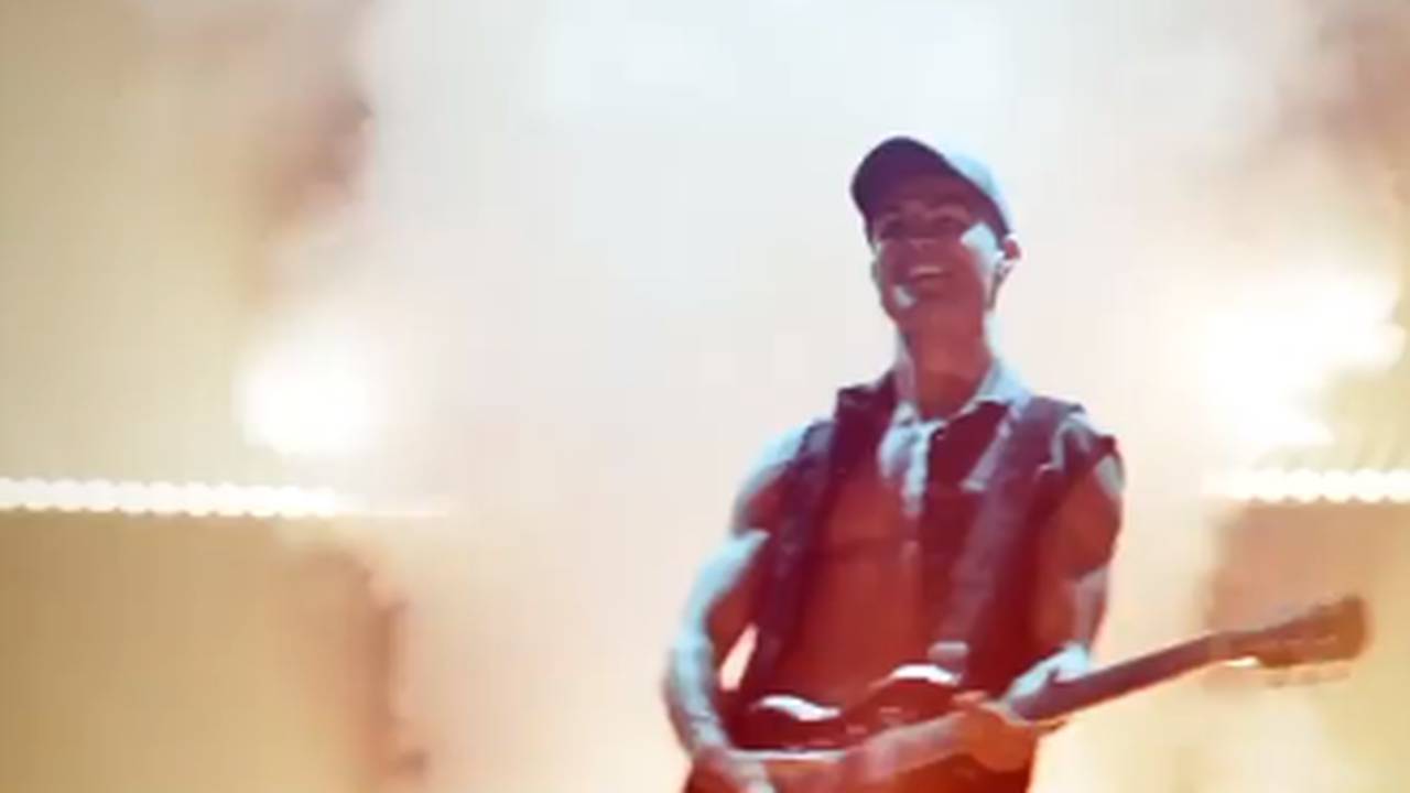 Cristiano Ronaldo spielt in einer Werbung den Rockstar