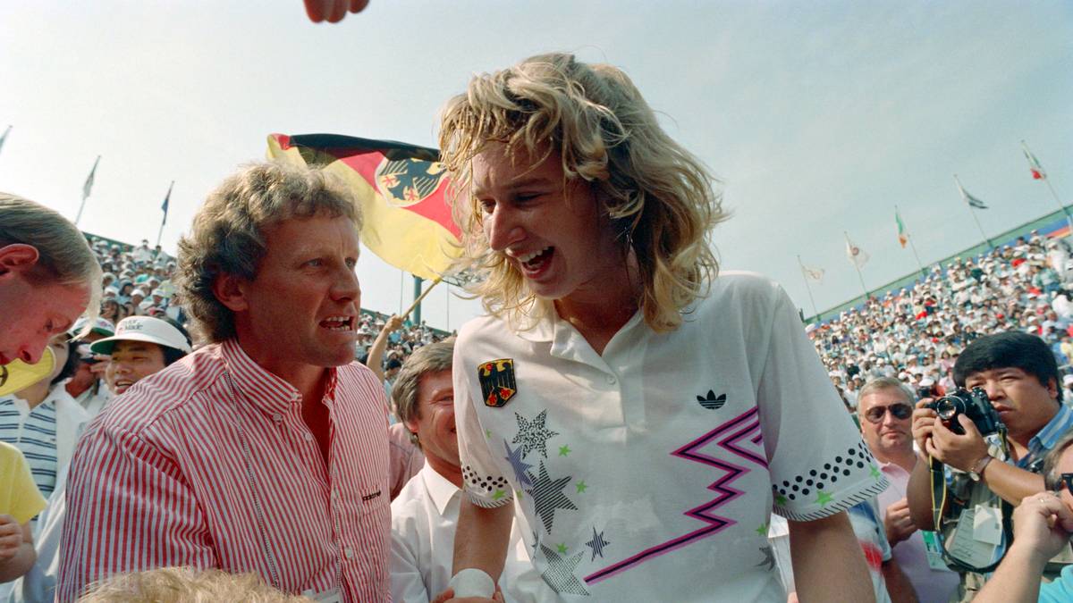 Ihr 6:0, 6:0 gegen Natasha Zvereva im Finale der French Open 1988 ist der schnellste Finalsieg in der Grand-Slam-Geschichte (32 Minuten). Außerdem ist sie die einzige Spielerin neben Dorothea Lambert Chambers (1911 Wimbledon), die ein Grand-Slam-Finale zu Null gewinnen konnte