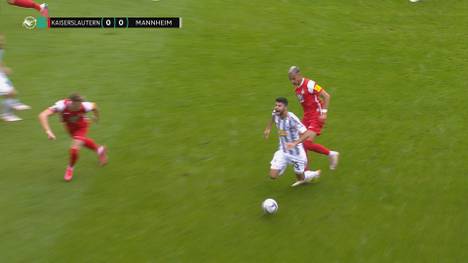 In Kaiserslautern eskaliert das Derby gegen Waldhof Mannheim. Gleich vier Protagonisten werden frühzeitig zum Duschen geschickt.