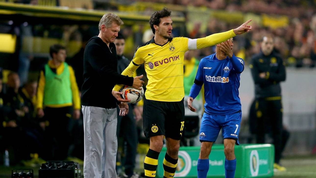 Borussia Dortmund v SC Paderborn  - DFB Cup