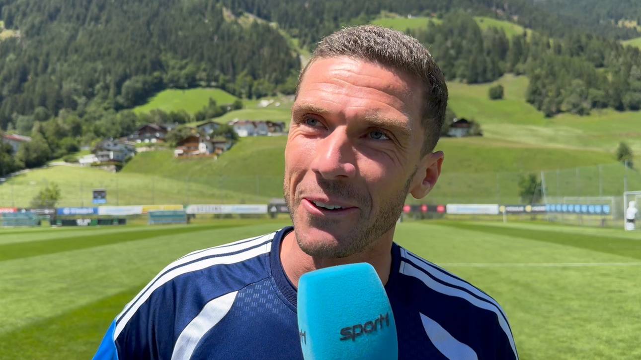 Robin Gosens präsentierte sich im SPORT1-Interview im österreichischen Stubaital in bester Laune