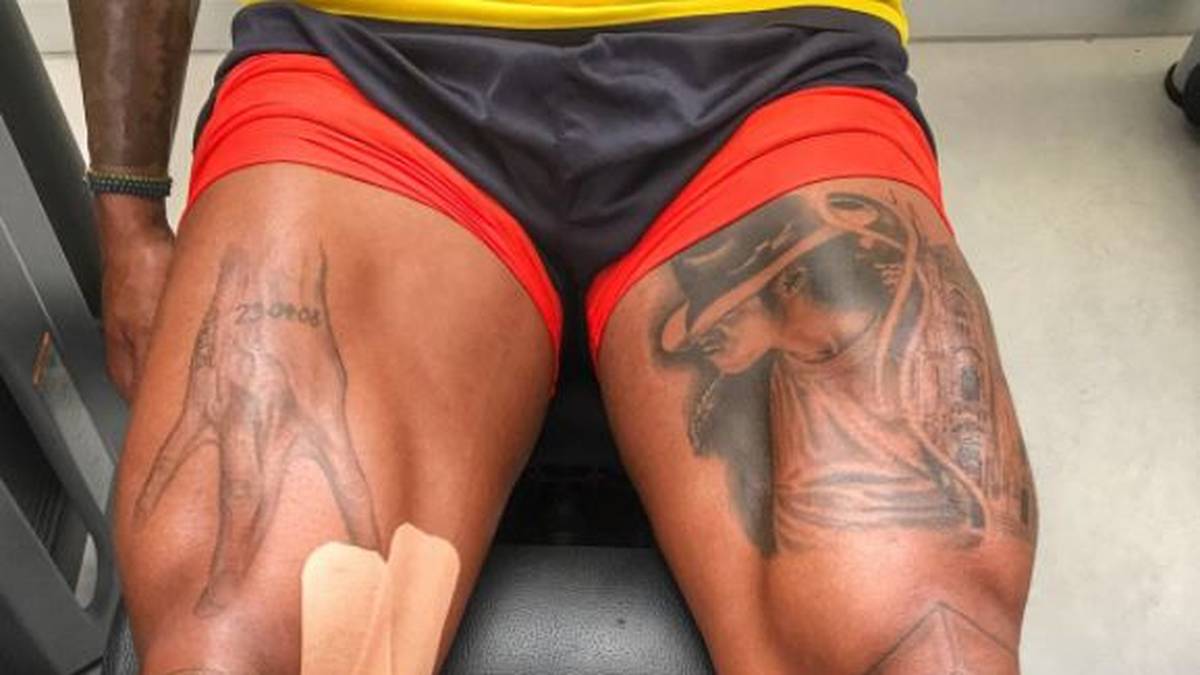 Genauso wie die Beine des Ex-Frankfurters. Boateng kriegt nicht genug. "Jedes Tattoo erzählt eine Geschichte", pflegt er zu sagen