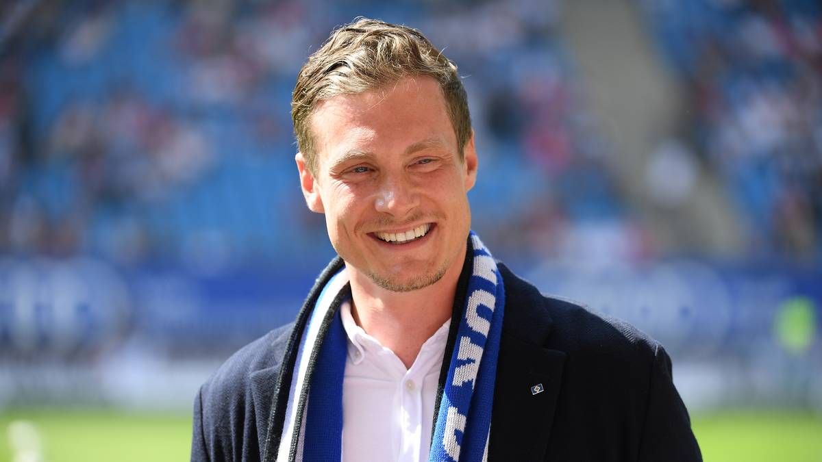 FÜHRUNGSEBENE/UMFELD: Der neue HSV-Sportvorstand Jonas Boldt sowie der neue Präsident Marcell Jansen wollen vor allem für Ruhe sorgen. Nur der Aufstieg zählt. Deshalb wurde die Mannschaft auch komplett umkrempelt - zehn neue Spieler wechselten zu den Rothosen