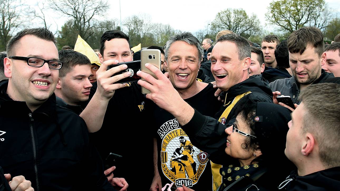 Party-Marathon für Dynamo nach Aufstieg